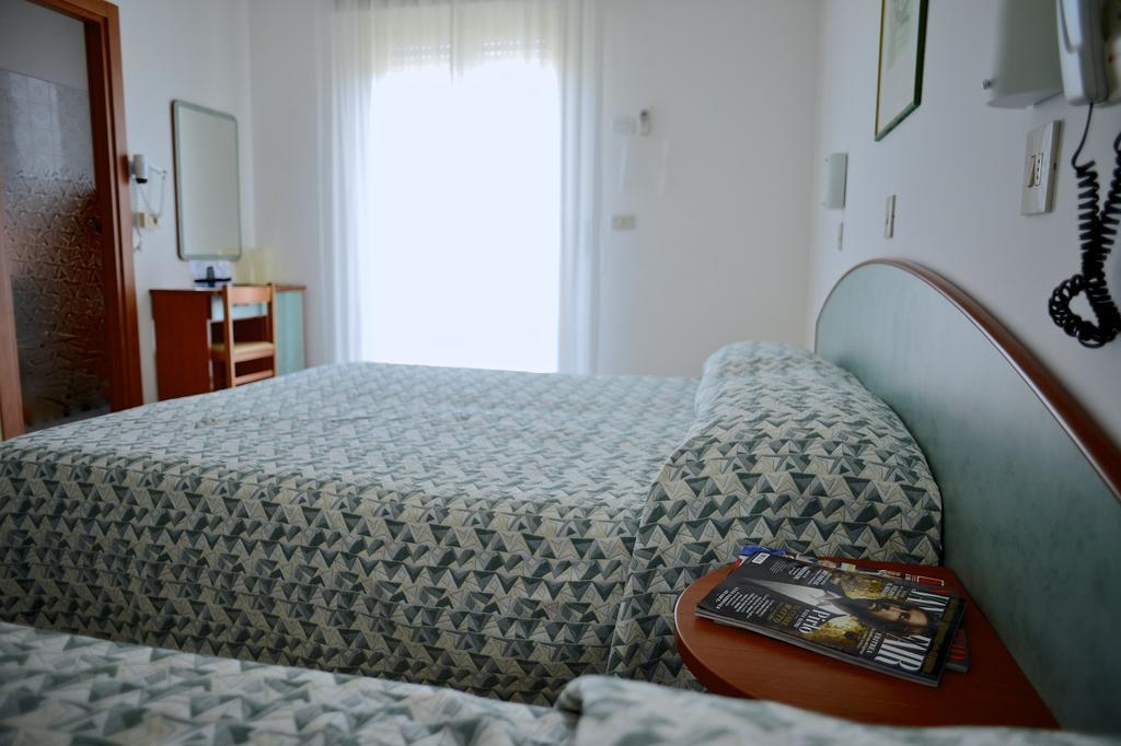 Hotel Gabry Cervia Zimmer foto