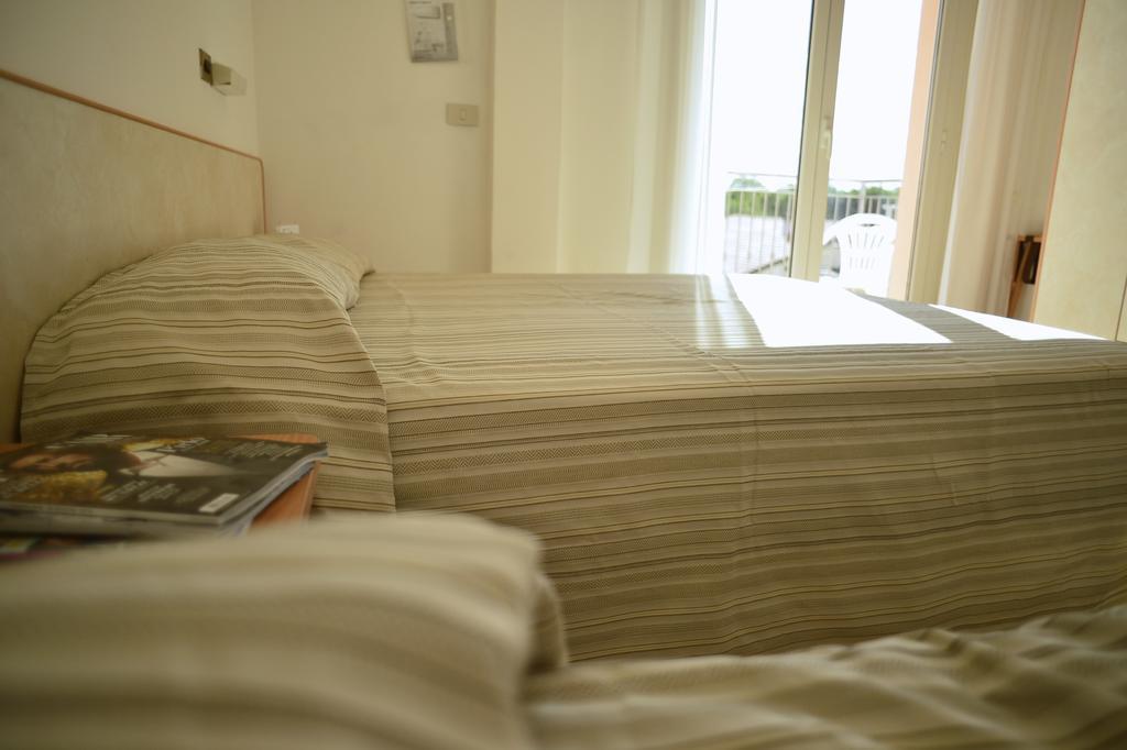 Hotel Gabry Cervia Zimmer foto